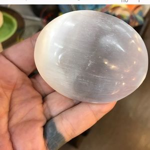 Selenite palm stone